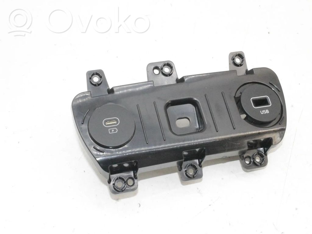 USB socket connector   96123CV910