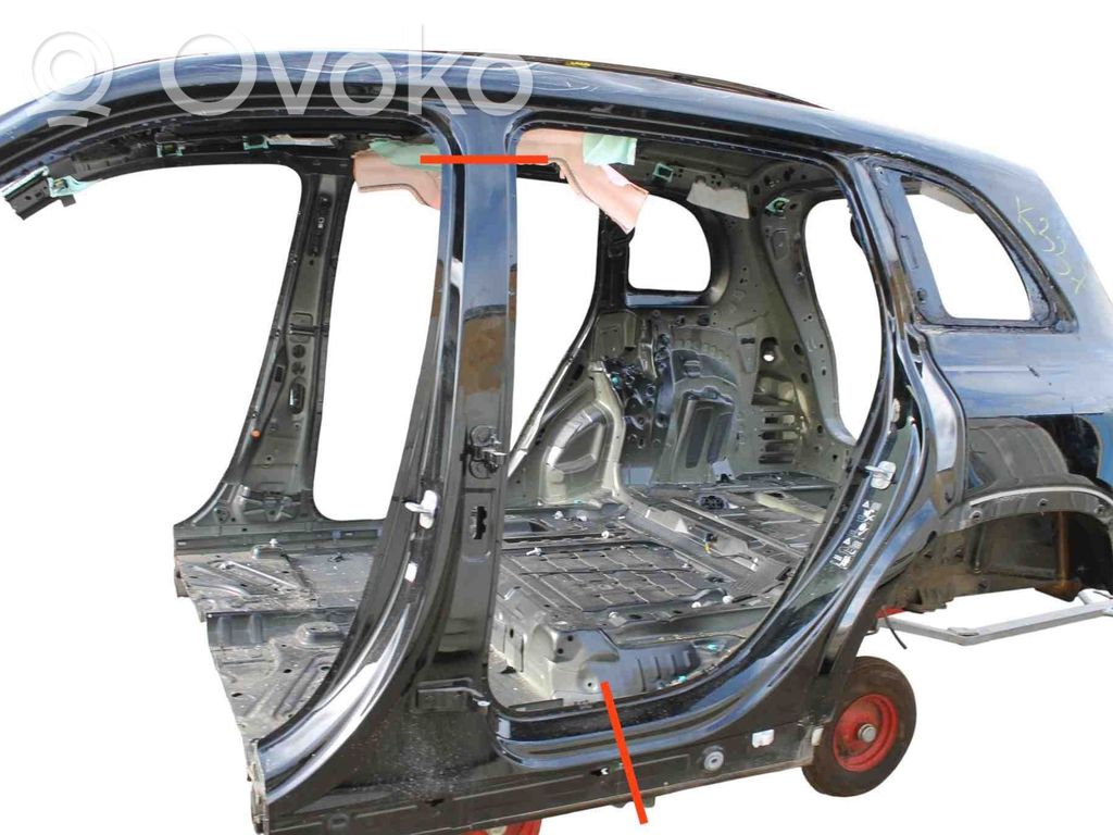 Mercedes-Benz EQB Sottoporta