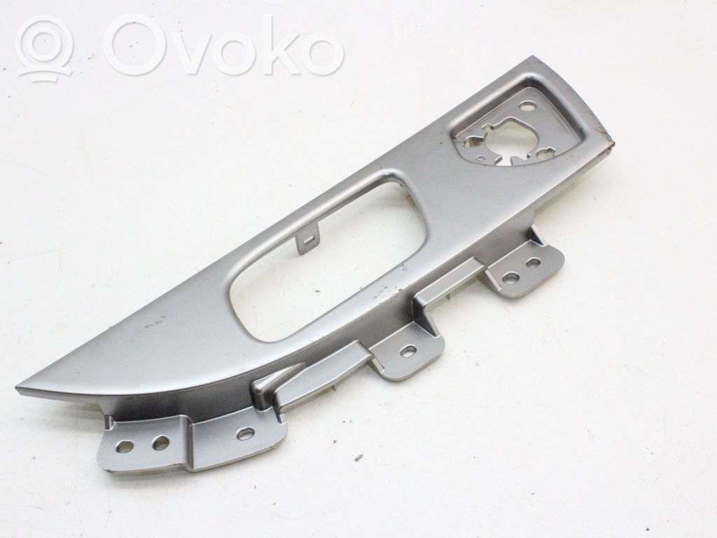 Manecilla interna puerta trasera   829331CA0A