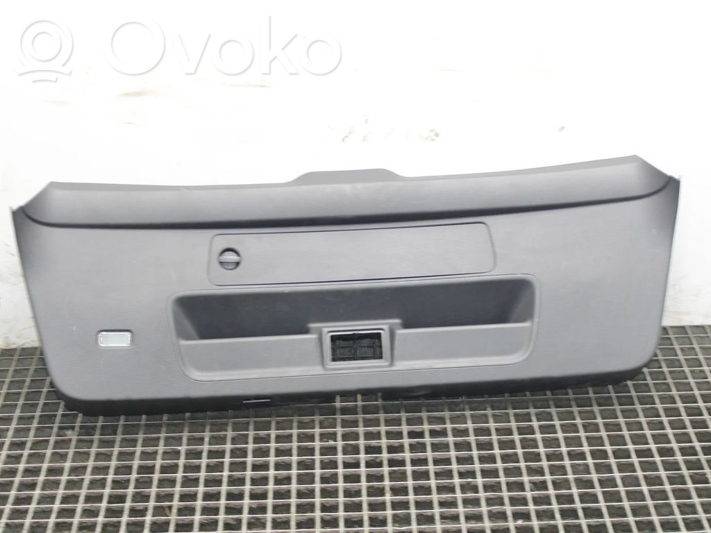 Audi e-tron Tailgate trim 
