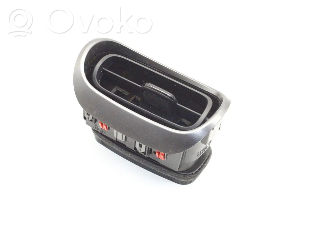 Toyota Yaris XP210 Copertura griglia di ventilazione cruscotto