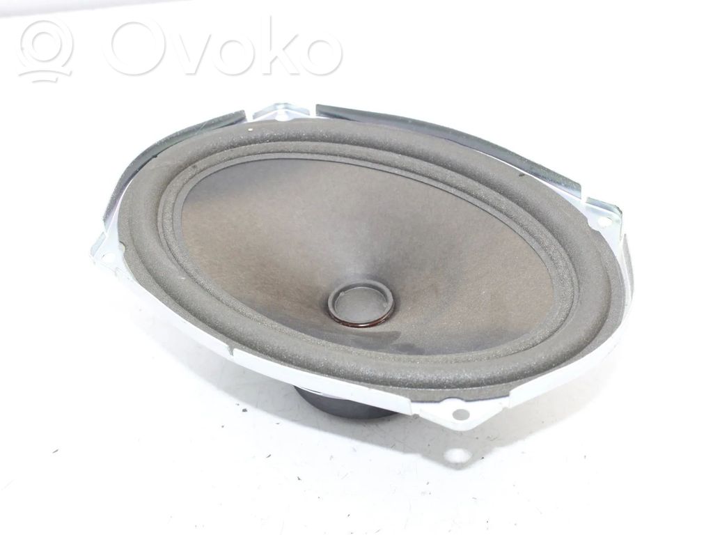 Takaoven kaiutin   3422633