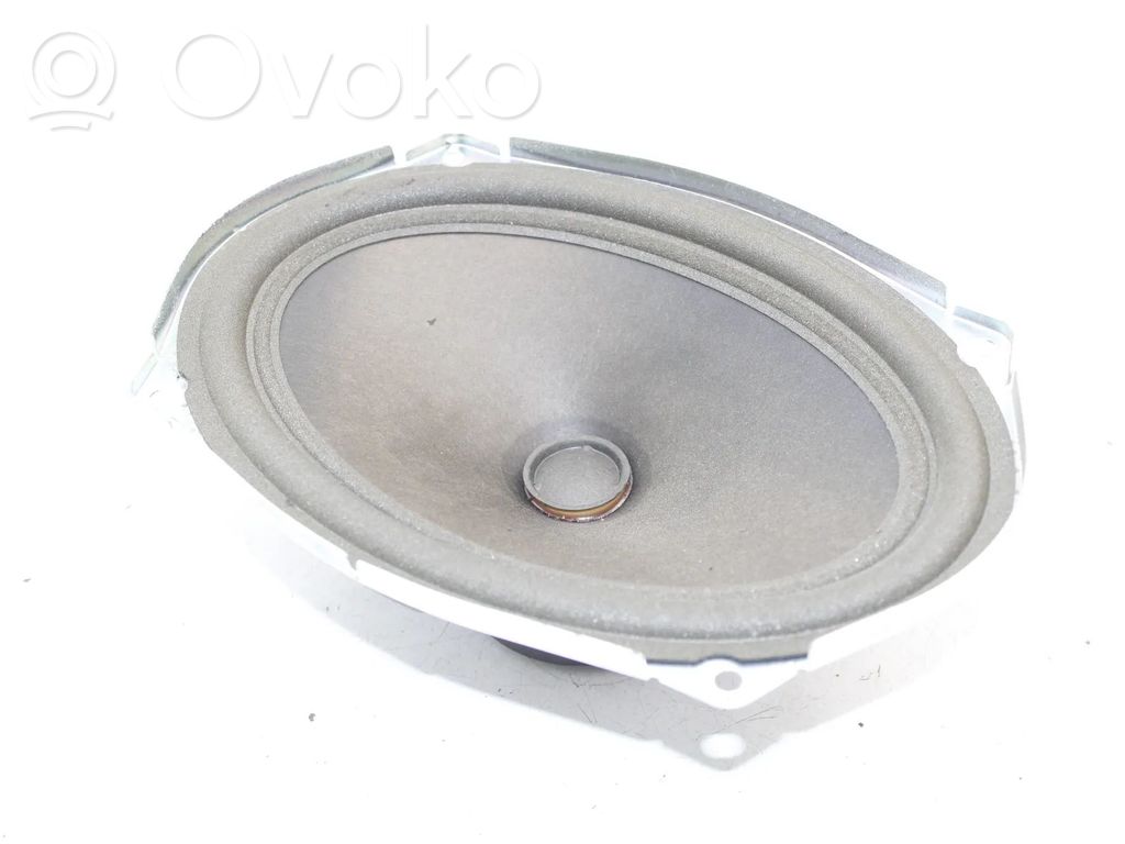 Takaoven kaiutin   3422633