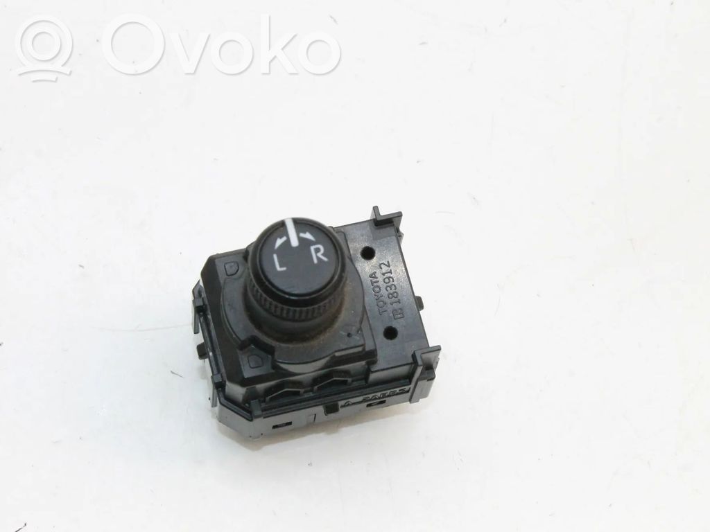 Toyota Yaris XP210 Sivupeilin kytkin 