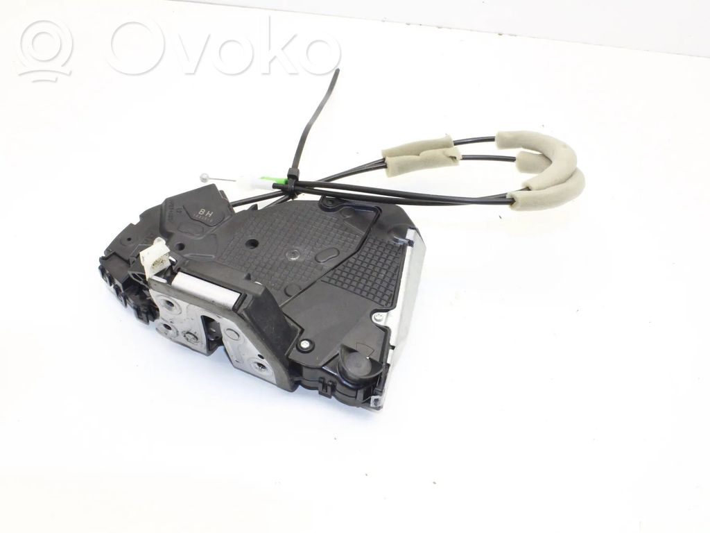 Toyota Yaris XP210 Wkładka do zamka drzwi