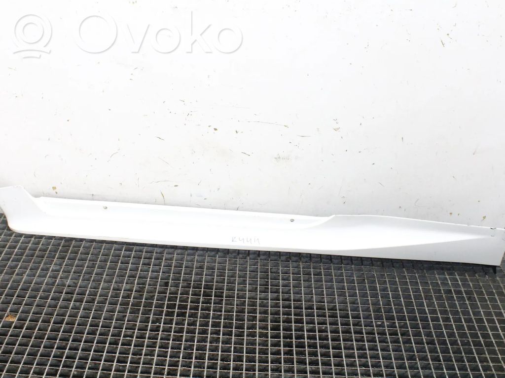 Toyota Yaris XP210 Próg 
