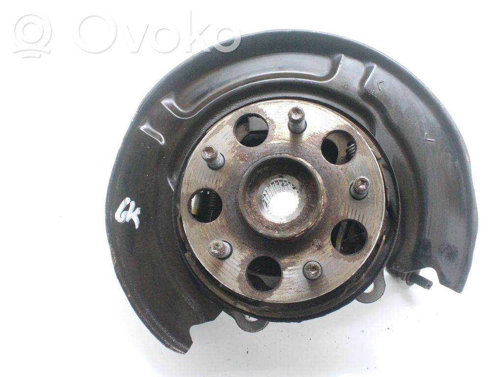 Toyota Yaris XP210 Mozzo portante ruota posteriore (usato)