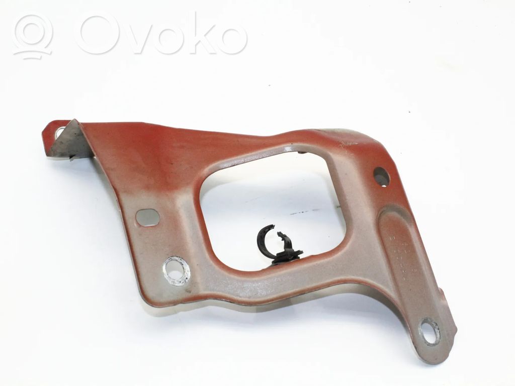 Tesla Model 3 Halterung Kotflügel