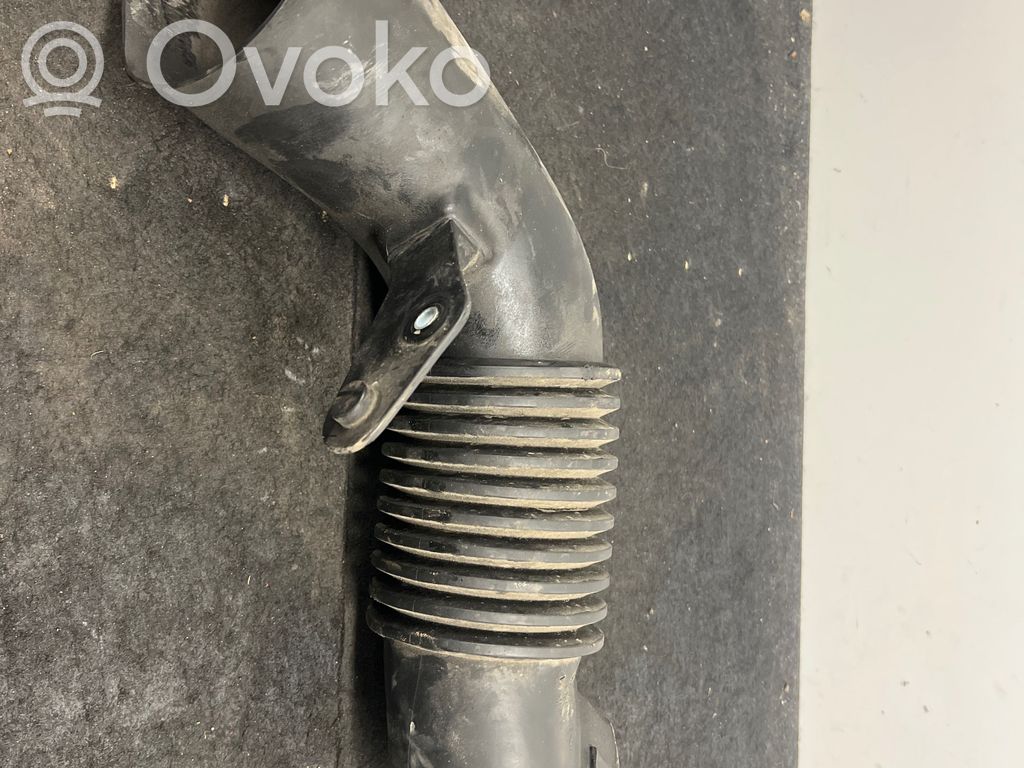BMW 5 E60 E61 Część rury dolotu powietrza 