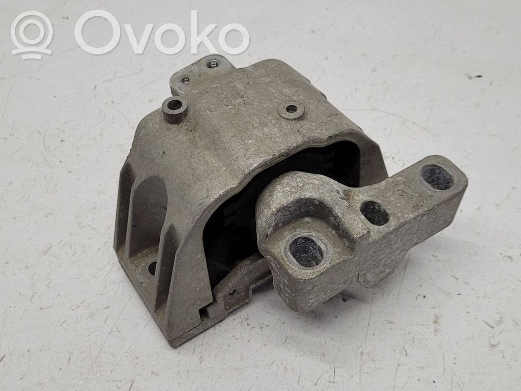 Volkswagen Golf IV Engine mount bracket 