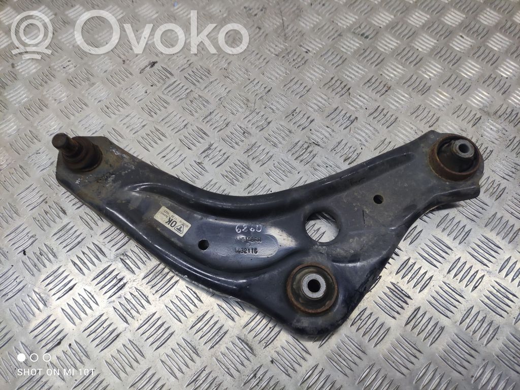 Nissan Qashqai Front lower control arm/wishbone 