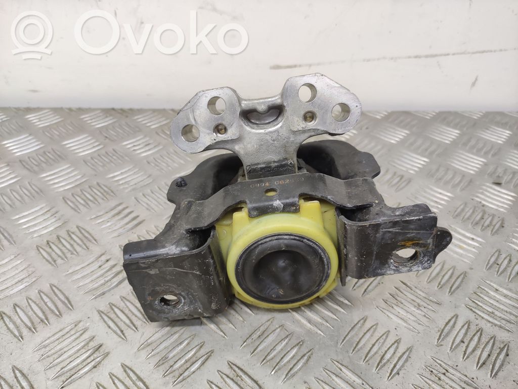 Citroen DS3 Engine mount bracket 