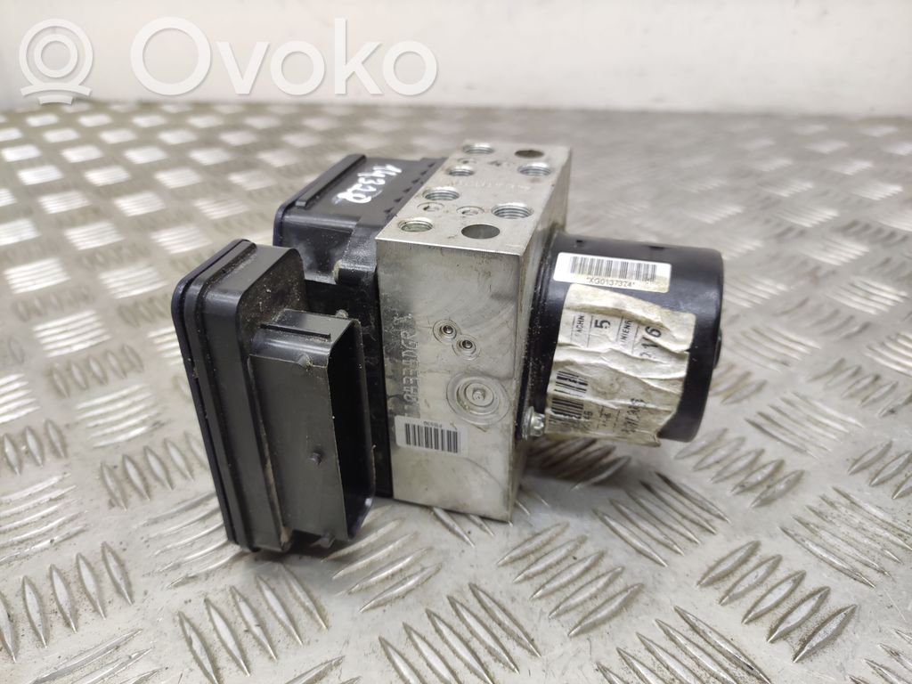 Opel Insignia A ABS bloks 