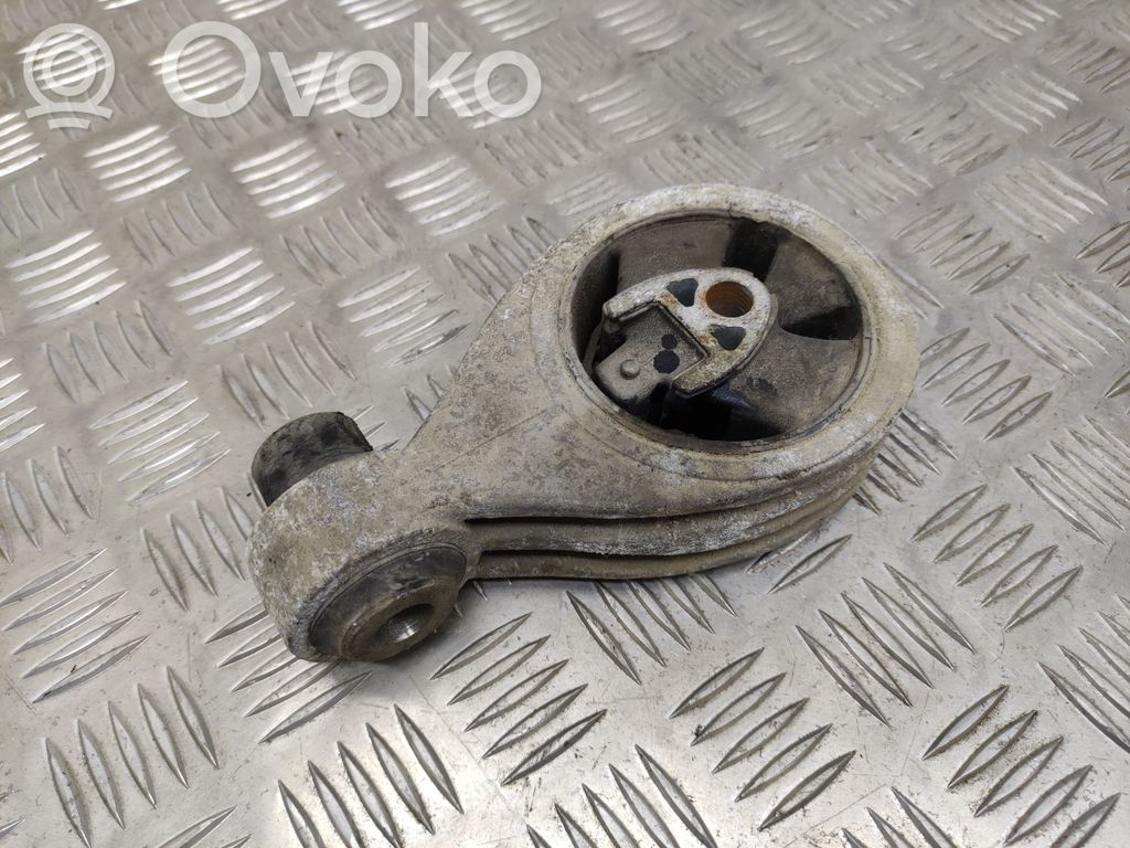 Engine mount bracket