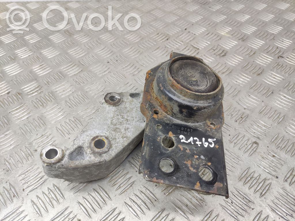 Nissan X-Trail T31 Engine mount bracket 