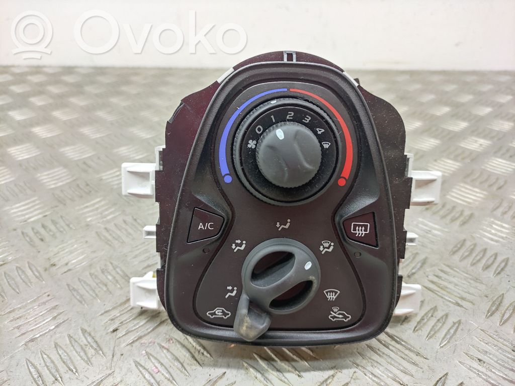 Toyota Aygo AB40 Climate control unit 