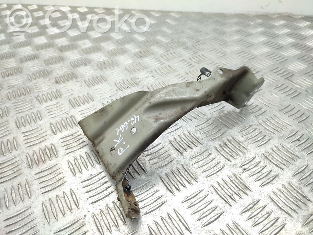 Seat Exeo (3R) Fender mounting bracket 
