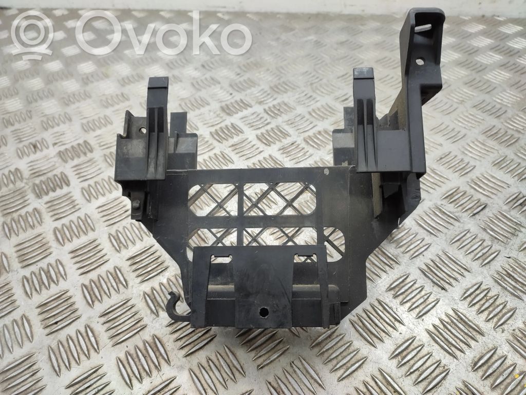 Mini One - Cooper Clubman R55 Engine control unit holder 