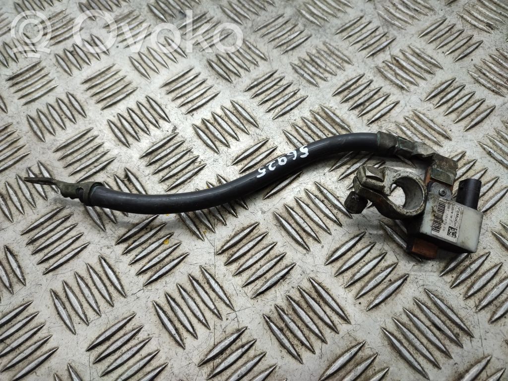Ford B-MAX Battery relay fuse 