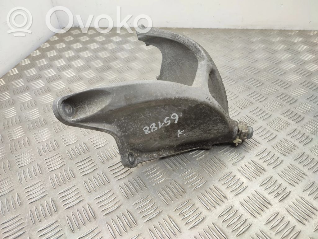 Audi A4 S4 B9 Engine mounting bracket 