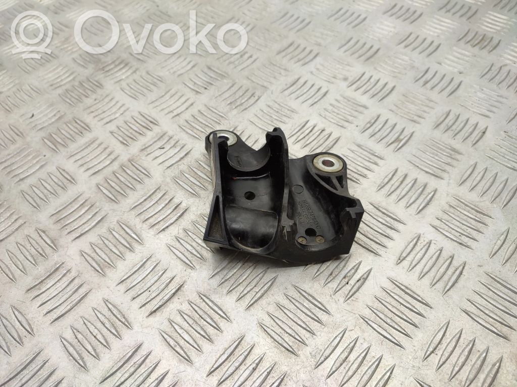 Gear shift cable bracket   H1BR7474DC