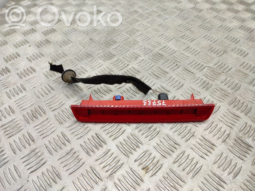 Renault Kadjar Third/center stoplight 