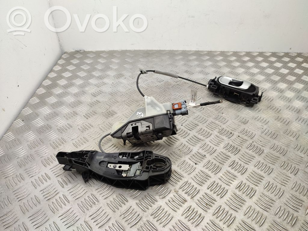 Citroen C3 Priekšpusē slēdzene 