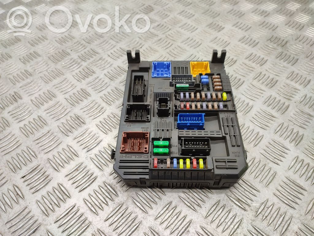 Opel Grandland X Fuse module 