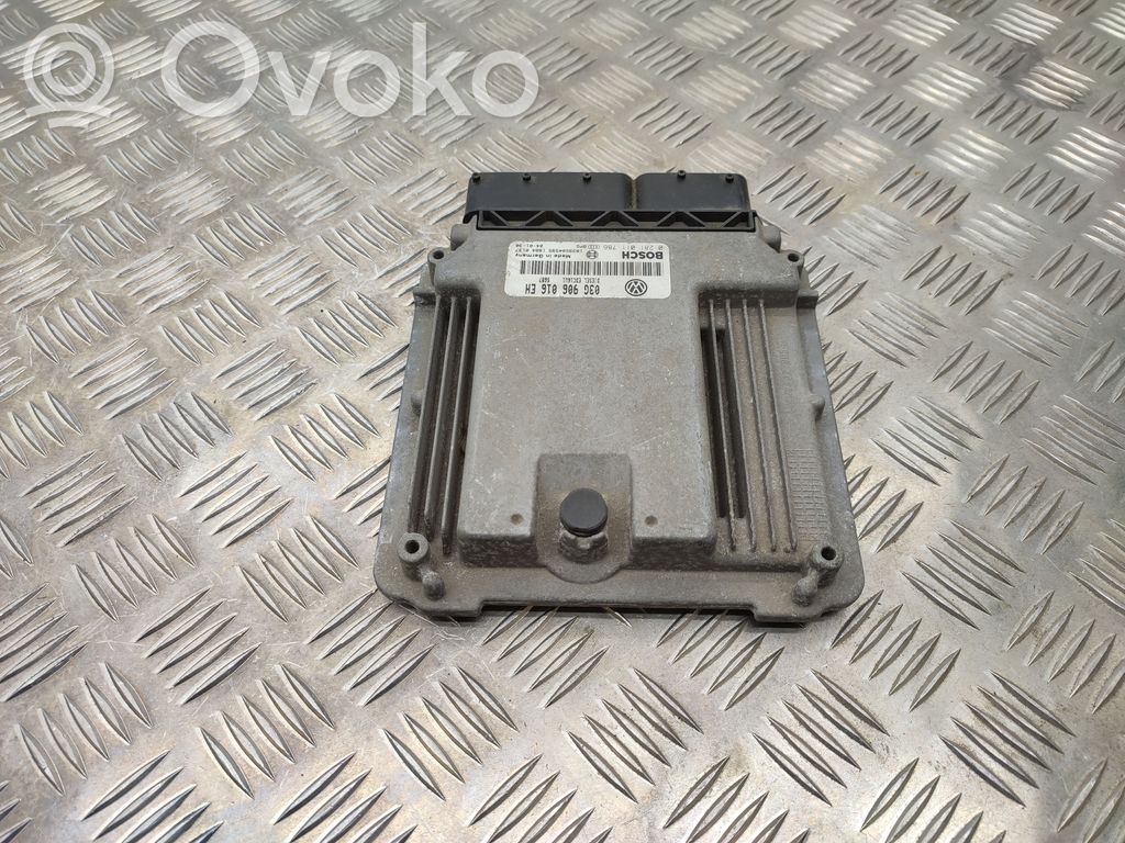Volkswagen Touran I Engine control unit/module 