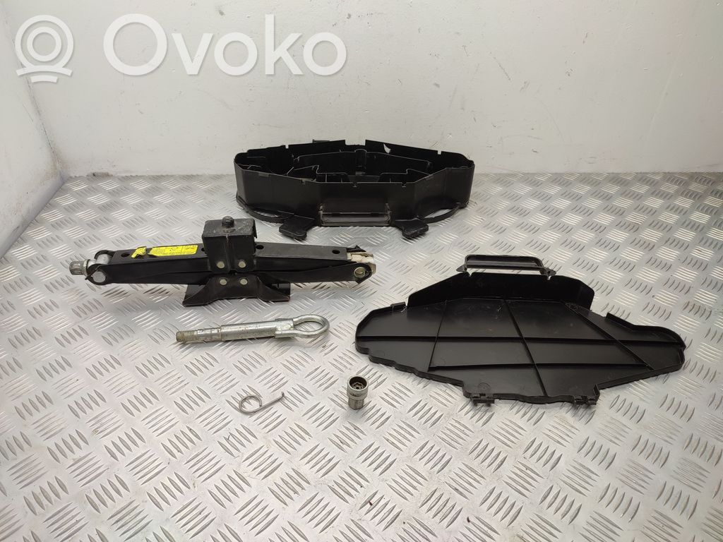 Opel Vivaro Tool box 