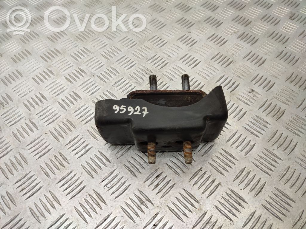 Iveco Daily 6th gen Engine mount bracket 