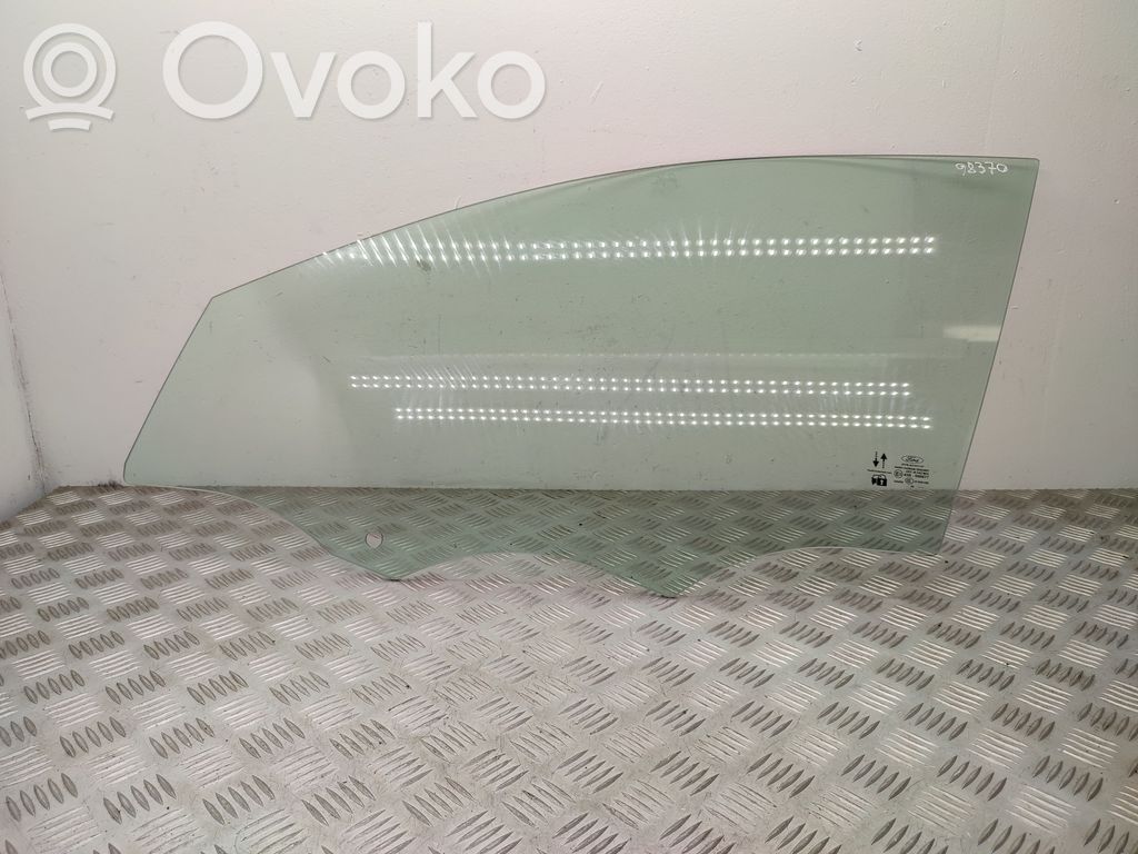 Ford Focus priekšējo durvju stikls (četrdurvju mašīnai) 