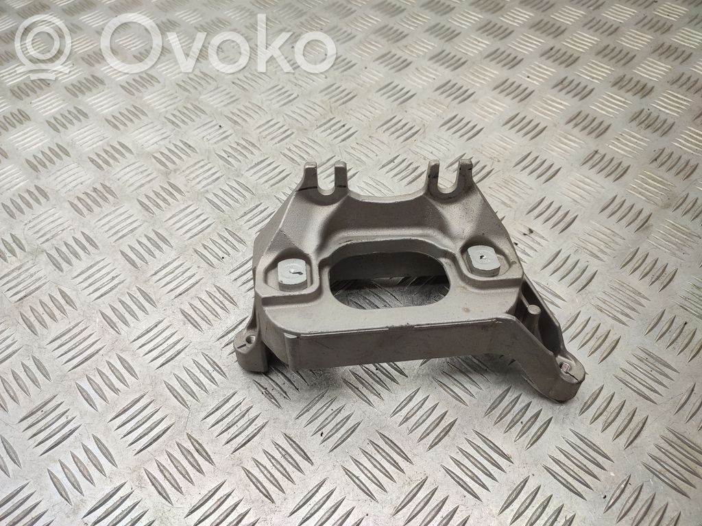 Dacia Sandero III Gearbox mounting bracket 
