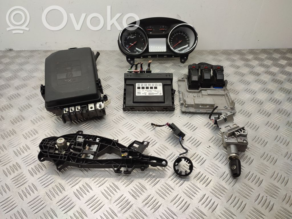 Opel Astra K Engine ECU kit and lock set 
