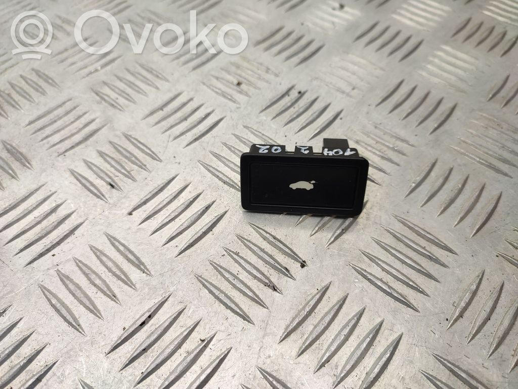 Audi Q7 4L Tailgate/boot open switch button 