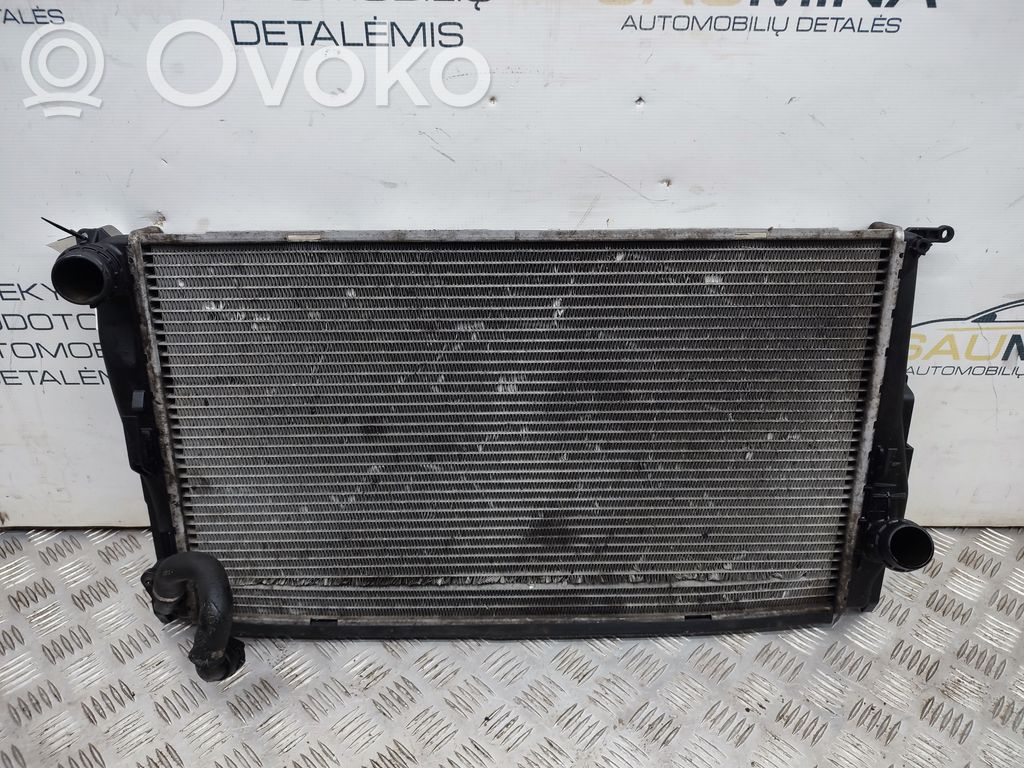 BMW 1 E81 E87 Aušinimo skysčio radiatorius 