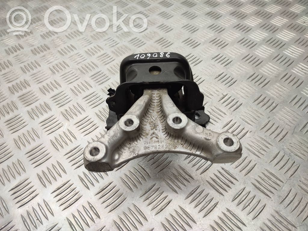 Citroen C3 Aircross Engine mount bracket 