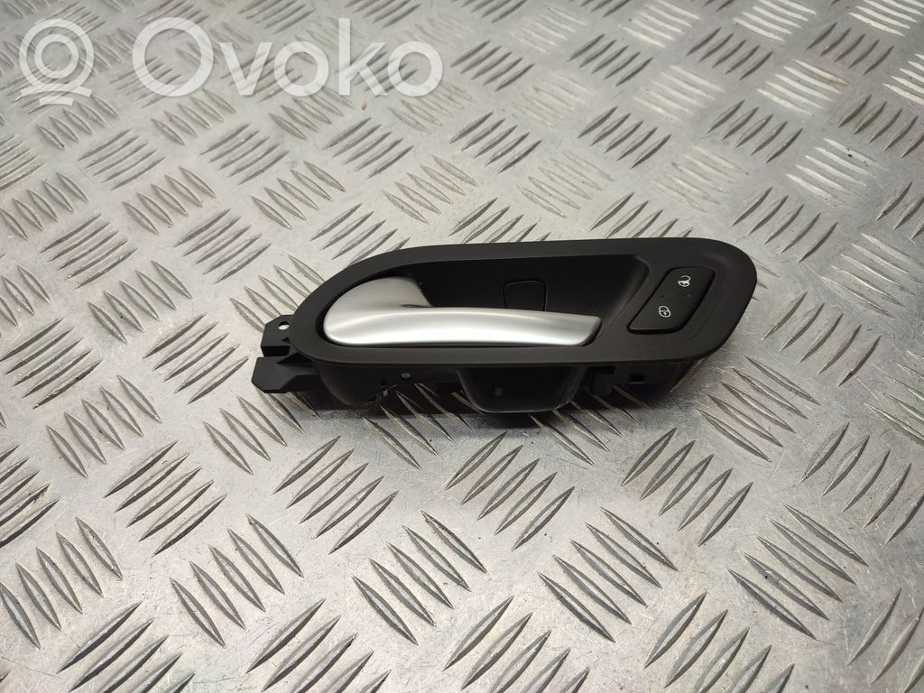 Volkswagen Scirocco Front door interior handle 