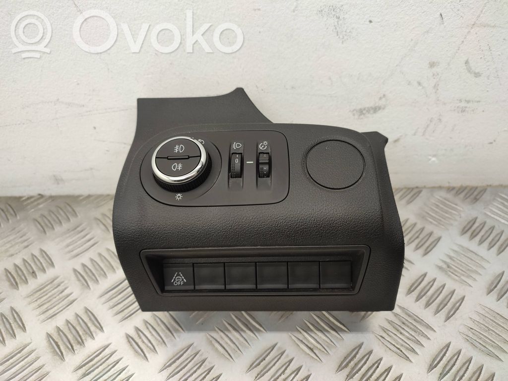 Opel Combo E Light switch 