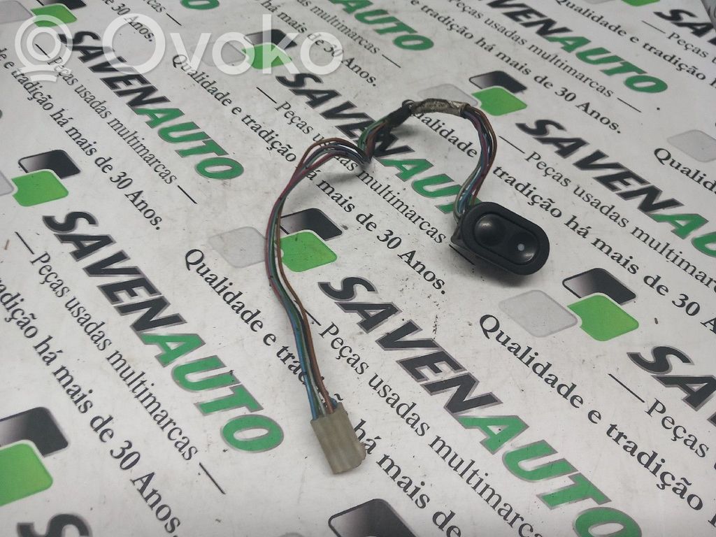 Interruptor del elevalunas eléctrico   FRENTEDIREITO,90389337