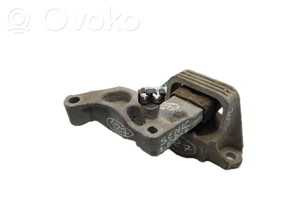Engine mount bracket   1128413R