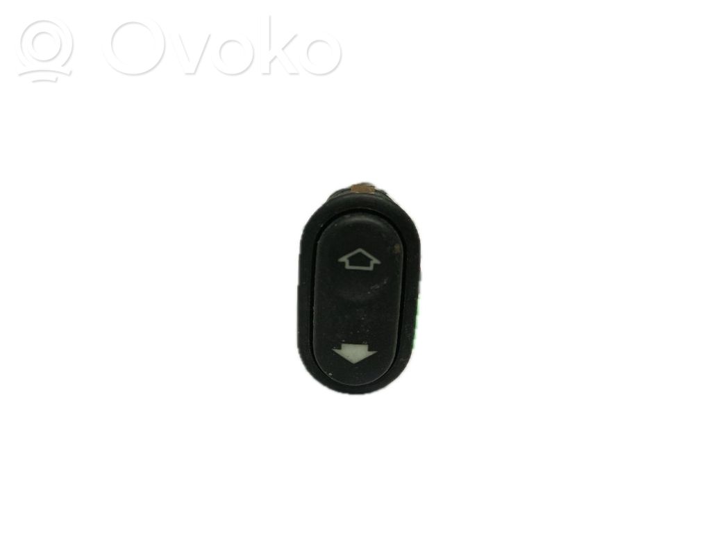 Electric window control switch   15B679AA