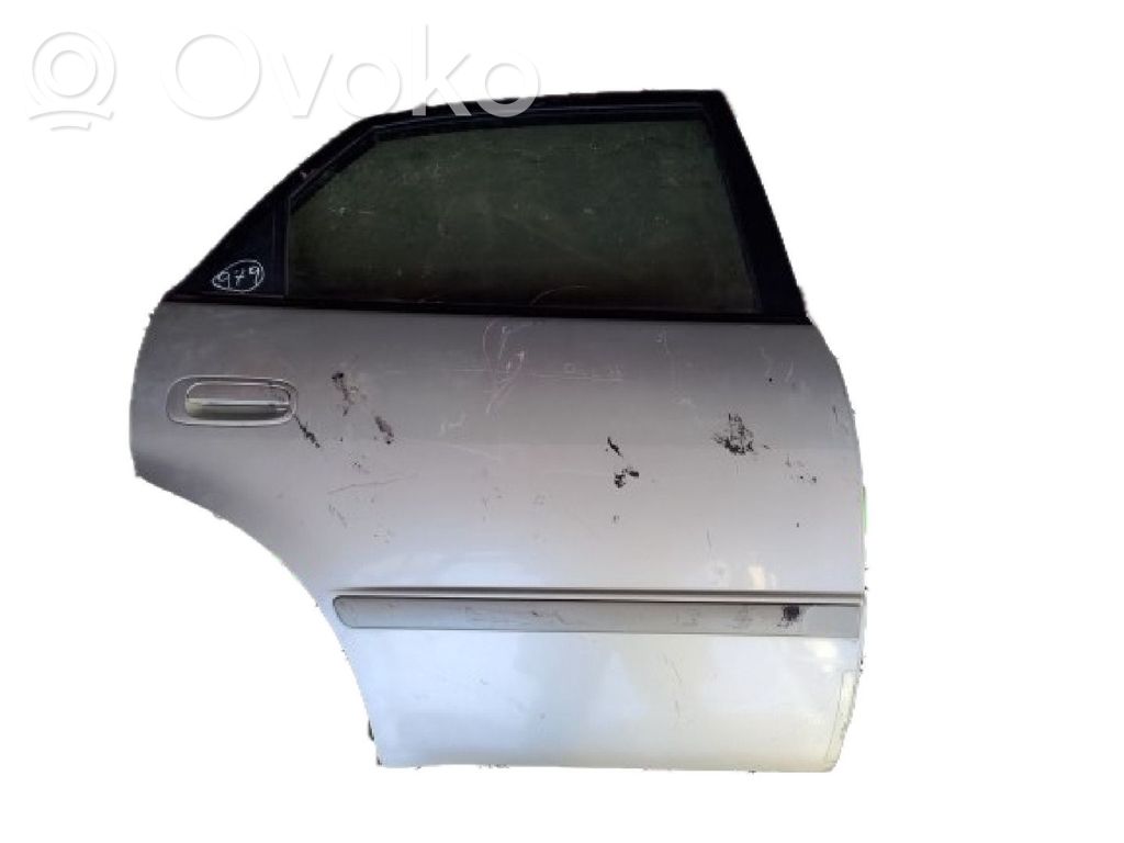 Toyota Corolla E110 Aizmugurējās durvis 