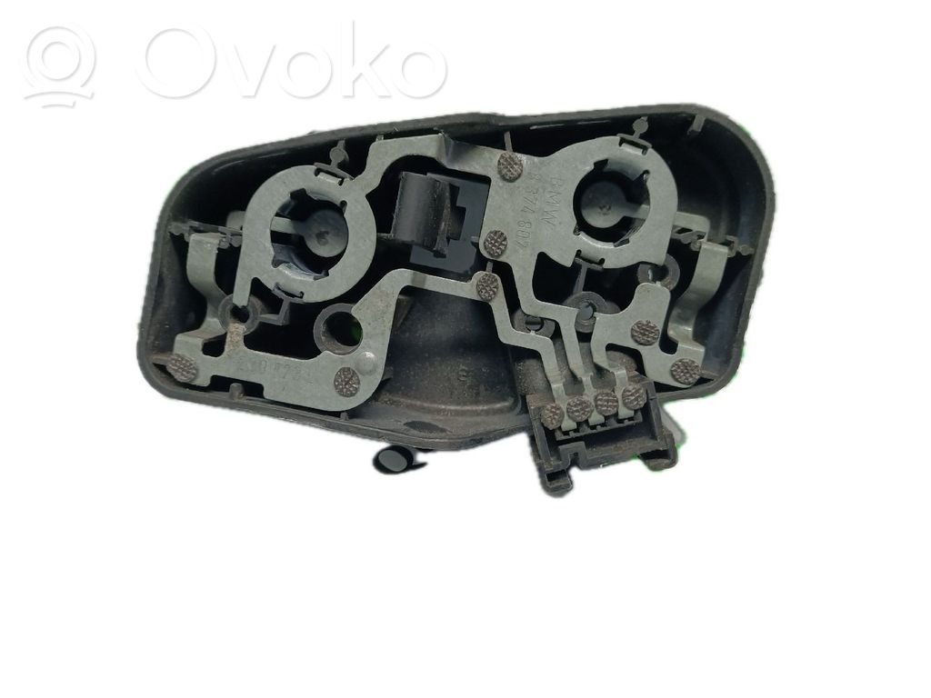 Tail light bulb cover holder   230569L,8374807