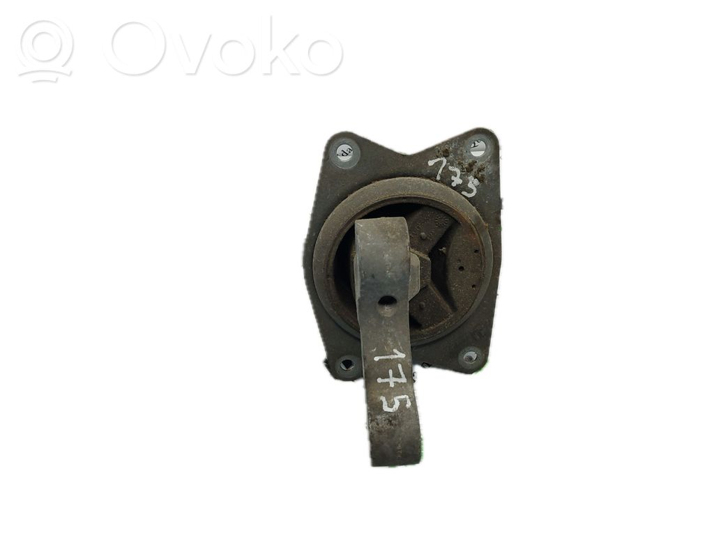 Подушка двигателя   V057290706