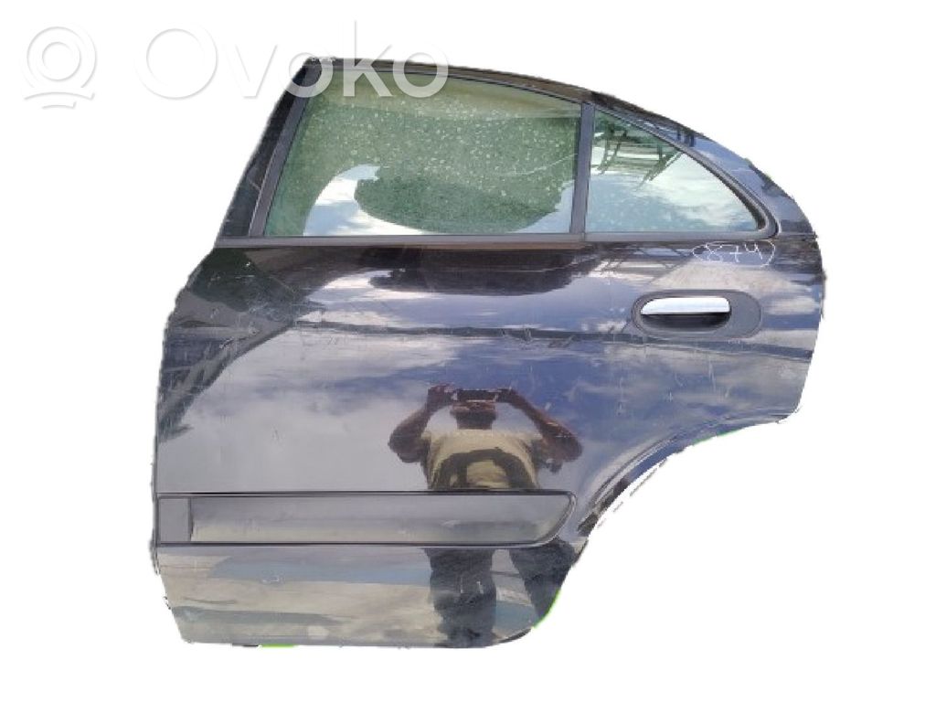 Nissan Almera N16 Aizmugurējās durvis 