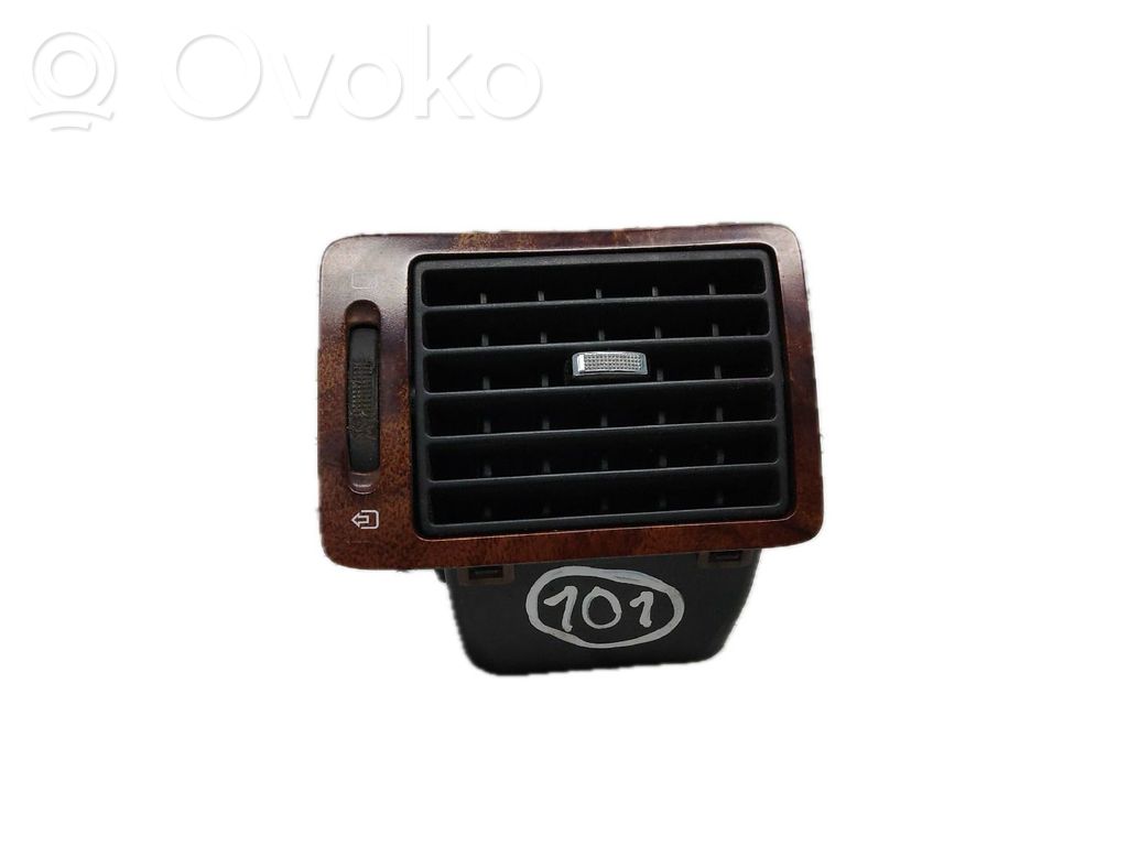 Peugeot 307 Dash center air vent grill 