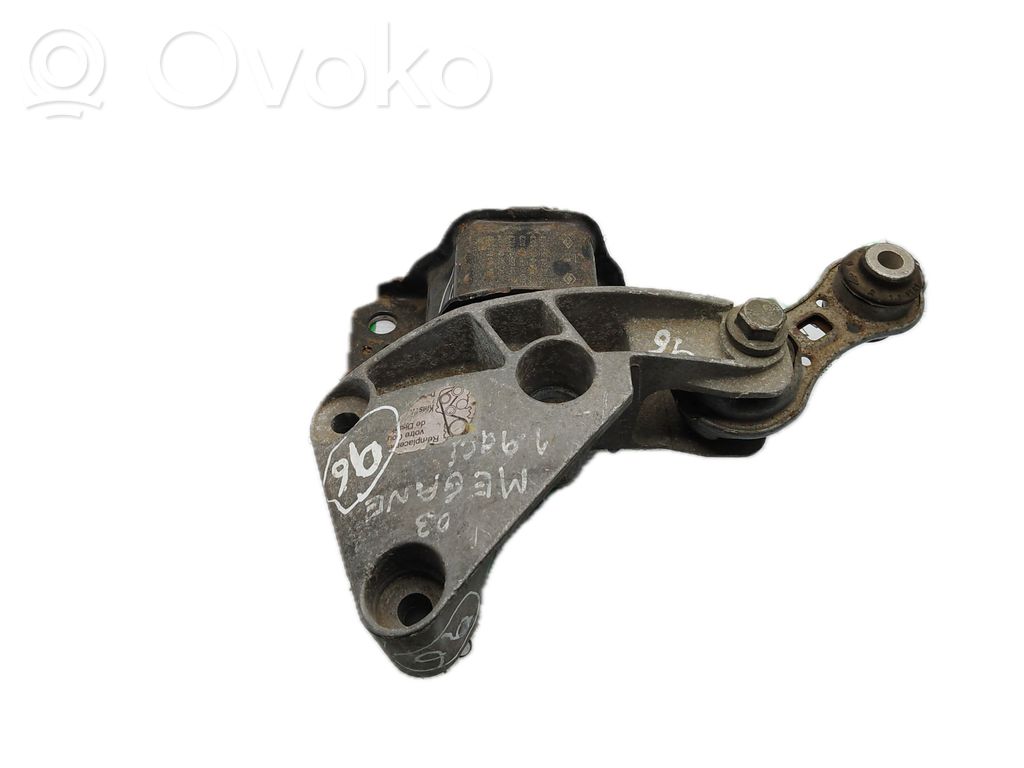 Engine mount bracket   8200592642