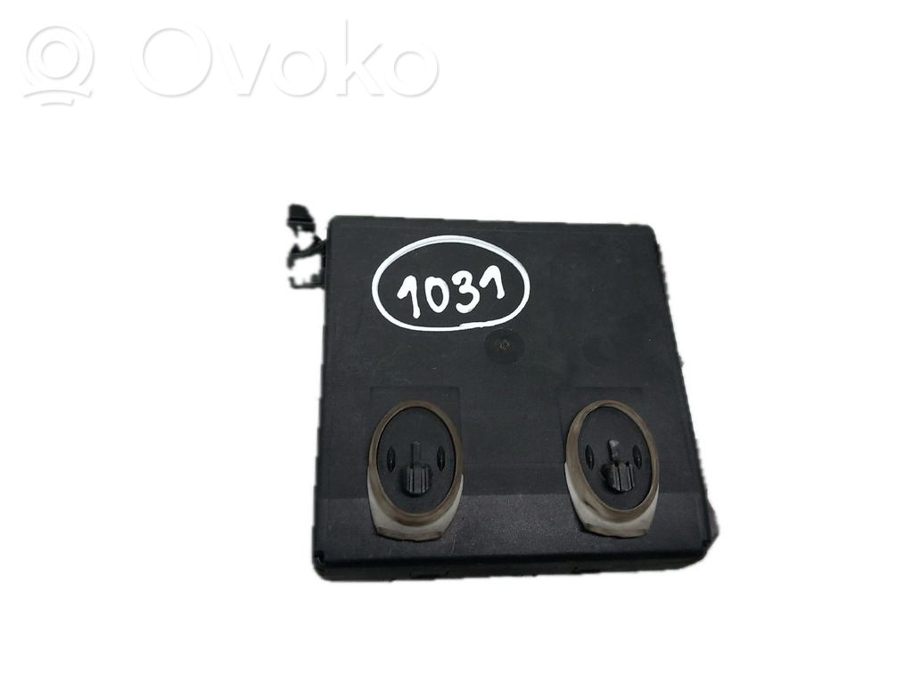 Muut ohjainlaitteet/moduulit   13301560,28206628,401154265