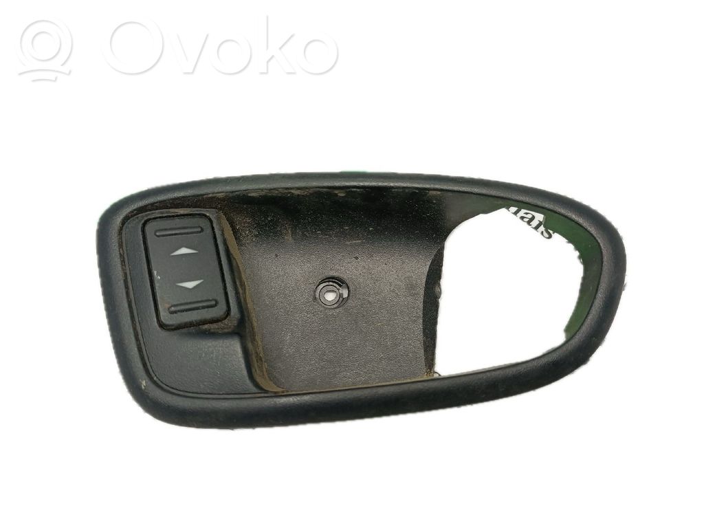 Electric window control switch   C88RA